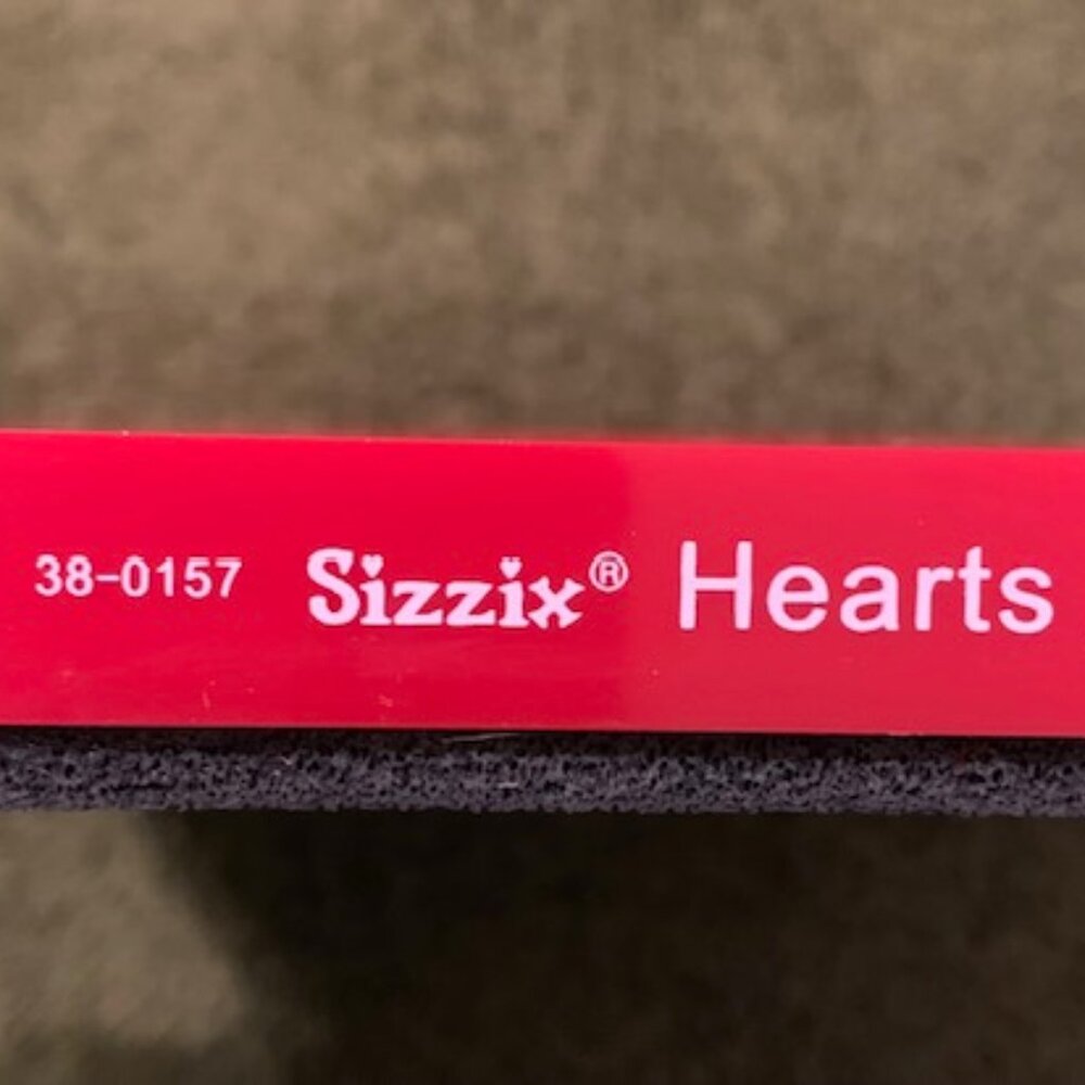Sizzix™ Red Die-Cutter "Hearts" - #38-0157 - Picture 4 of 4